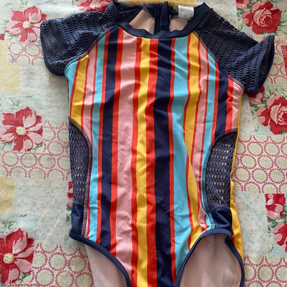 One-piece girls bathing suit